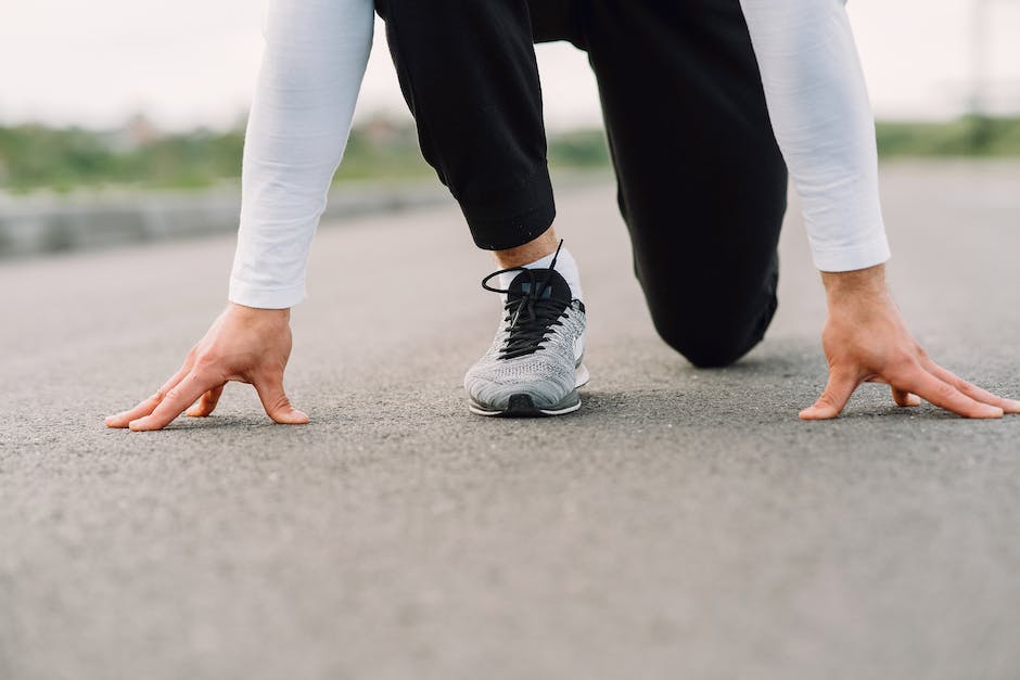 Schuhe quietschen beim Laufen erklärt