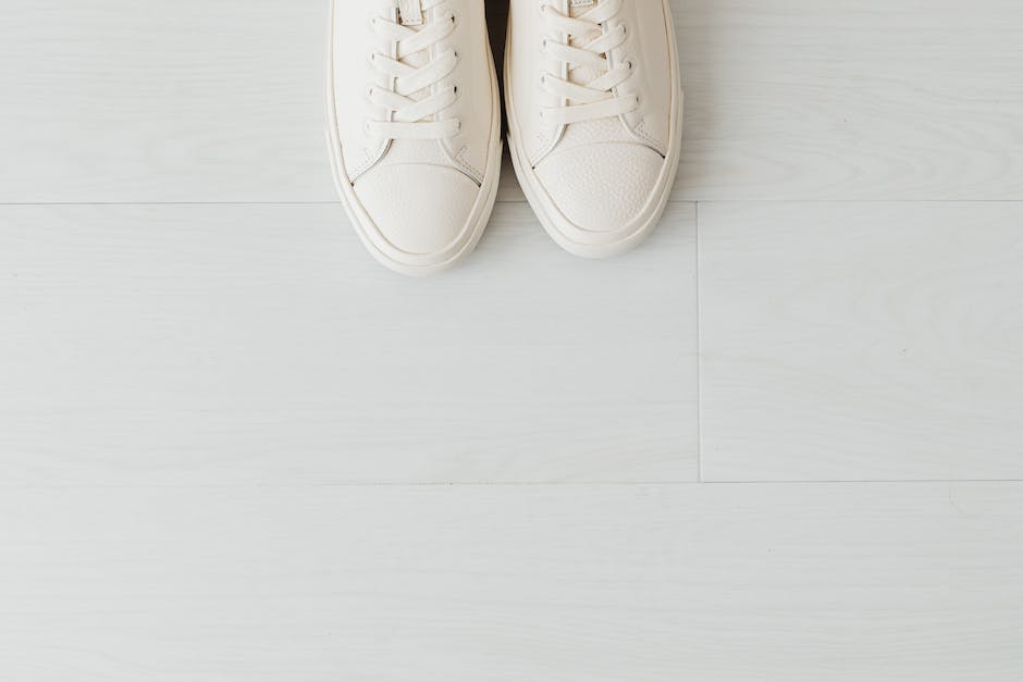  Weiße Schuhe richtig waschen
